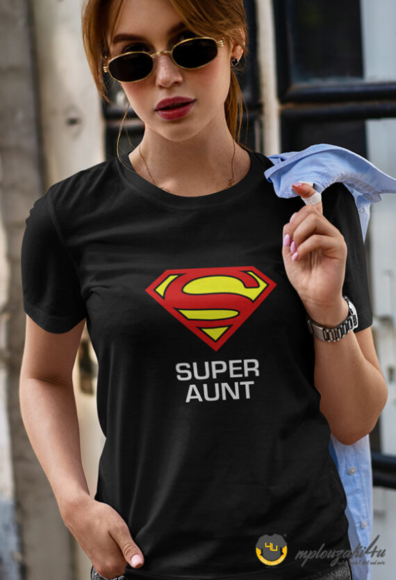 Super-Aunt-b
