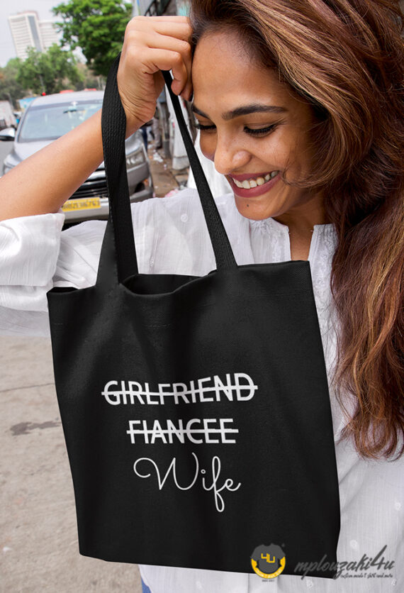 Girlfriend-fiancee-t